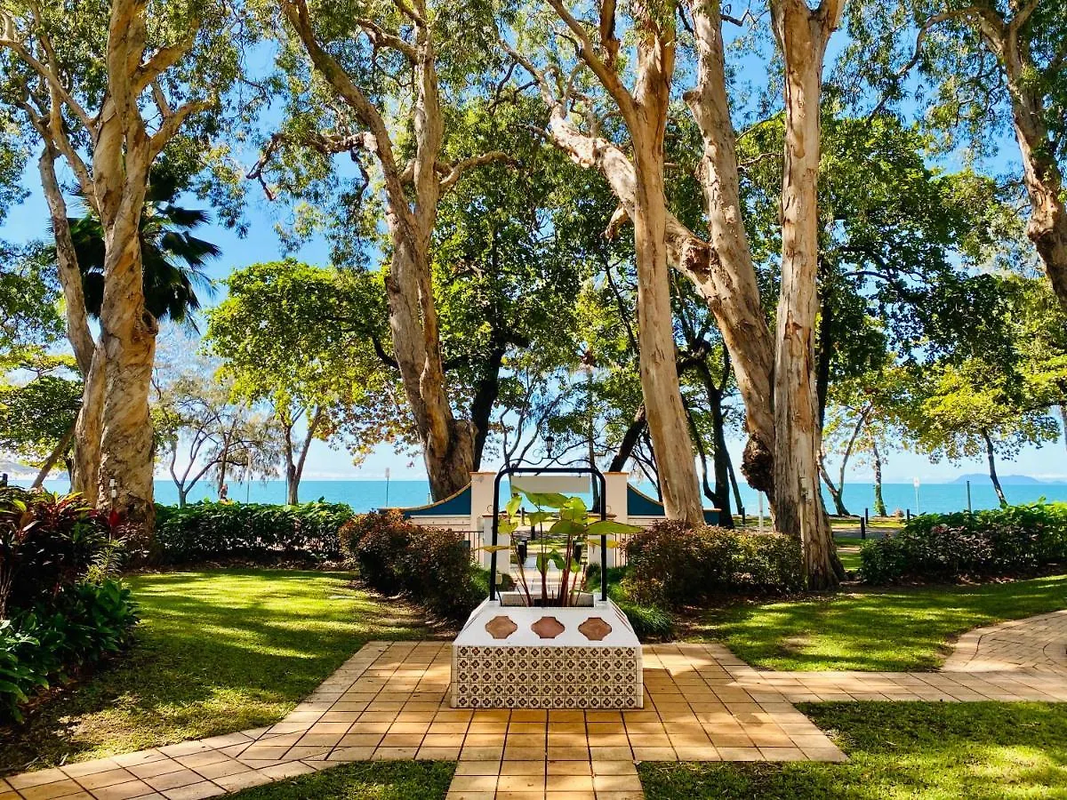 Aparthotel Beachview Apartments At Villa Paradiso Palm Cove