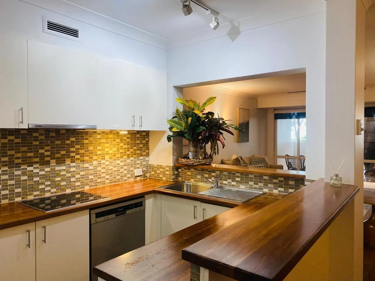 Beachview Apartments At Villa Paradiso Palm Cove Aparthotel