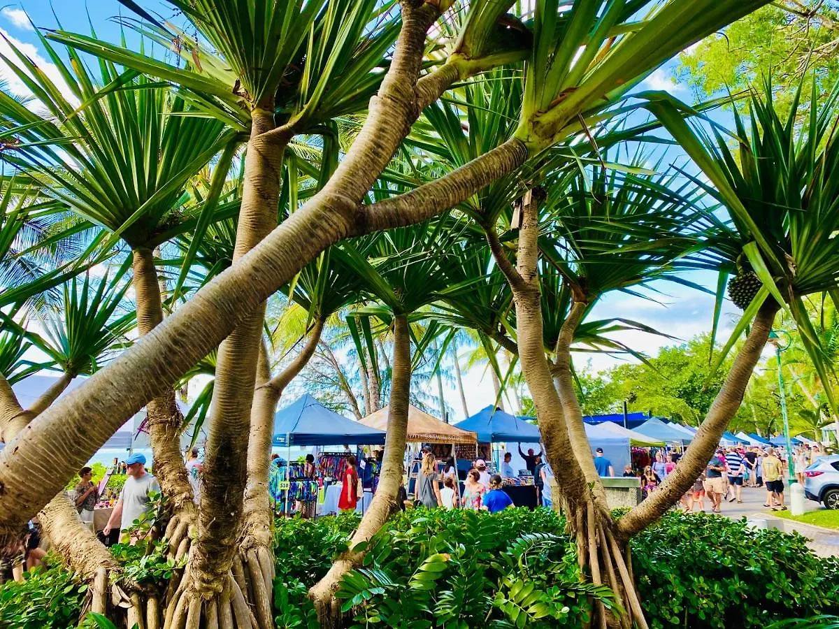 **** Aparthotel Beachview Apartments At Villa Paradiso Palm Cove Australia