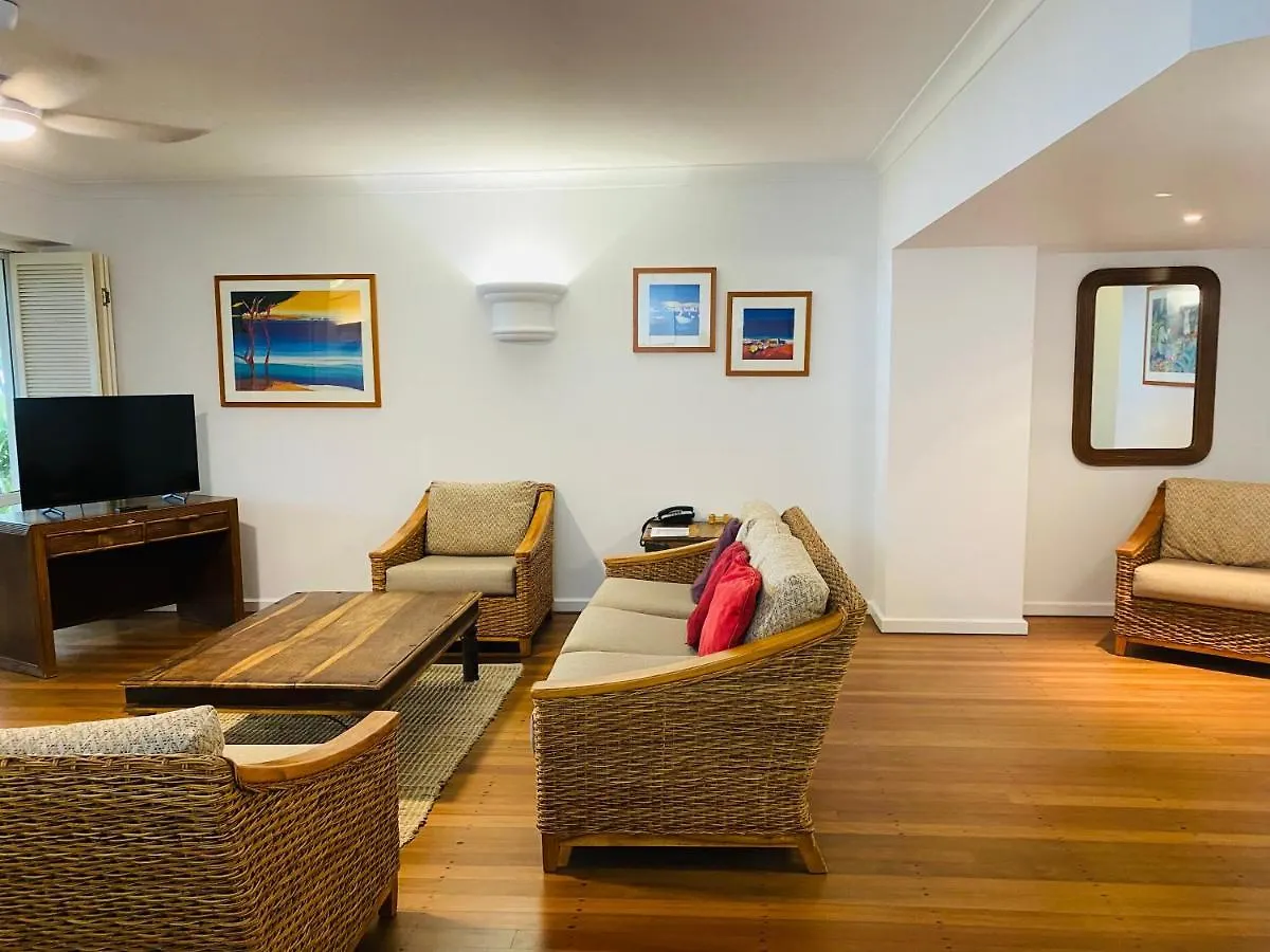 Beachview Apartments At Villa Paradiso Palm Cove 4*,