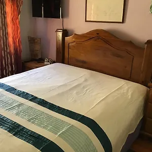 https://mimis-house.hotelsperth.org